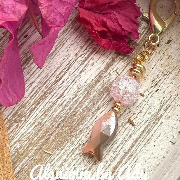 Gold and Pink quartz fish Beaded Keychain - Picture 1 of 1
